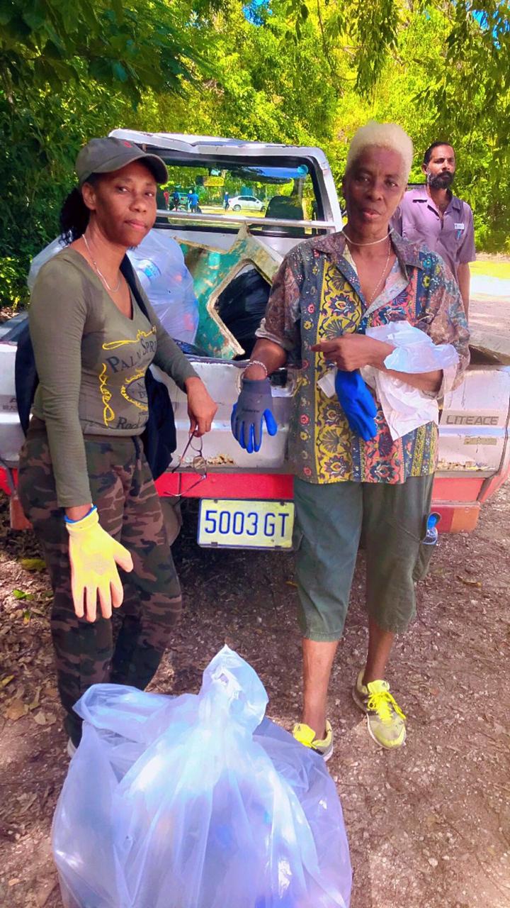 Justice of the Peace Madge Moore and Justice of the Peace Oliveen Harrison from the Oracabessa District brought their energy and community spirit to the International Coastal Clean-Up at the Oracabessa Bay Fishing Beach on Saturday, September 21, 2024. Their participation highlights their commitment to preserving our beautiful coastline and fostering a cleaner, healthier environment for all. It was a fantastic day of teamwork and dedication!